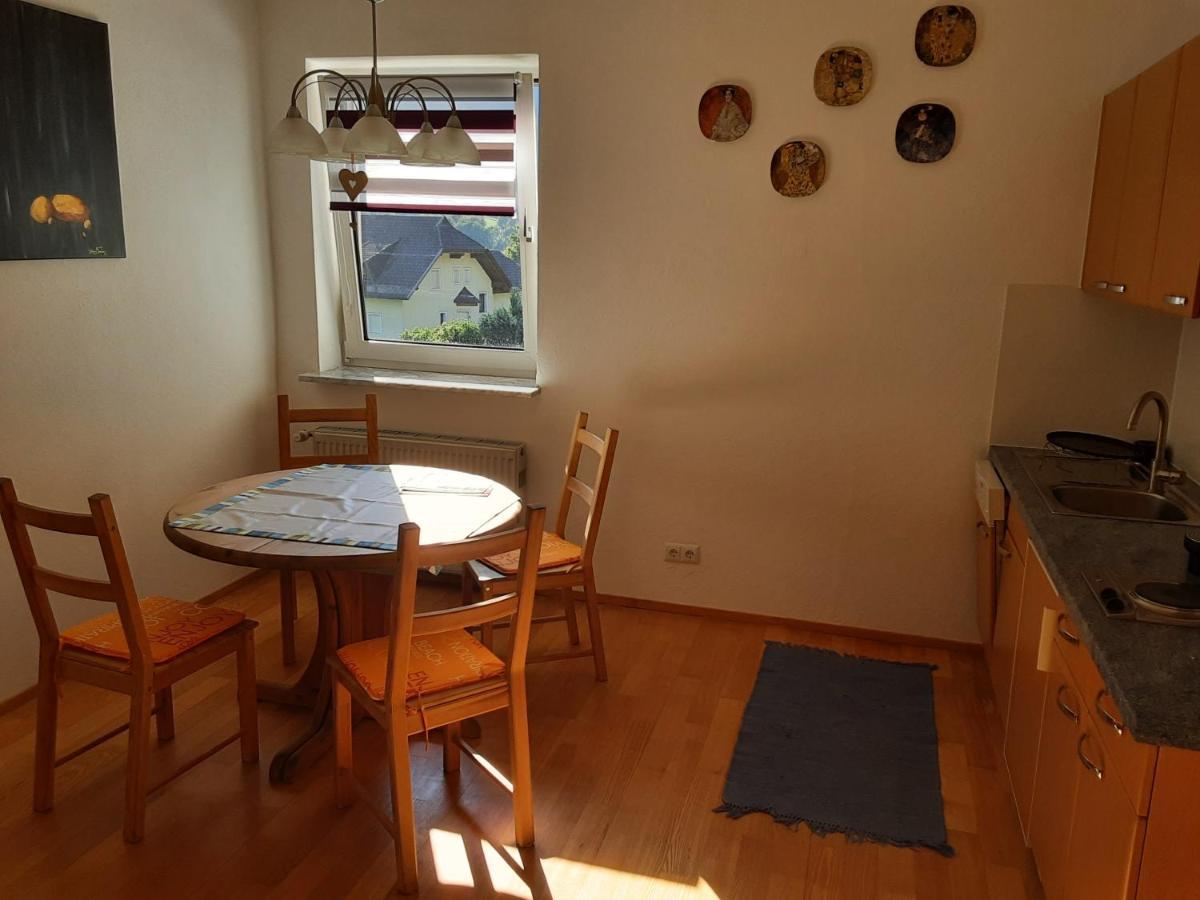 Apartment - Ferienwohnung 2 Treffen Am Ossiachersee Екстер'єр фото